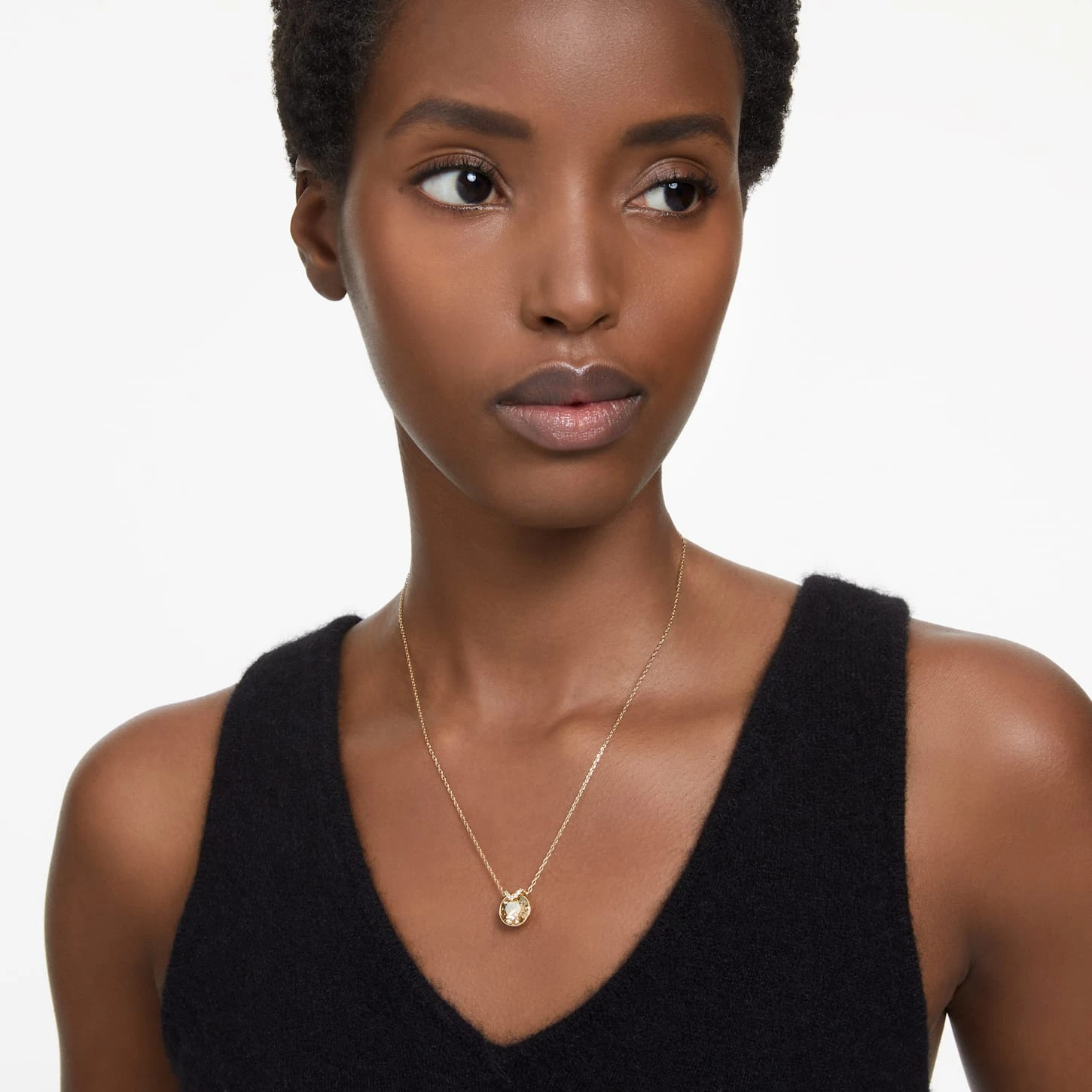 Swarovski Bella V Pendant Round Cut, Gold Tone, Gold-tone Plated 3 Swarovski Bella V Pendant Round Cut, Gold Tone, Gold-tone Plated