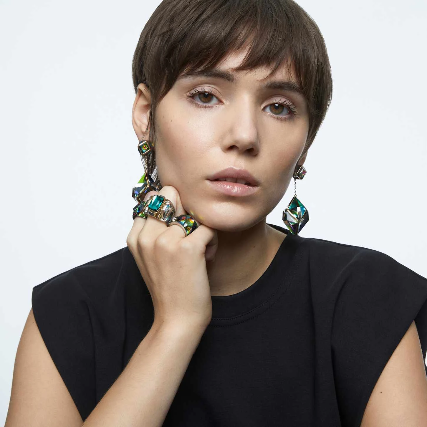 Swarovski Curiosa Drop Earrings Mixed Cuts, Green, Gold-tone Plated 6 Swarovski Curiosa Drop Earrings Mixed Cuts, Green, Gold-tone Plated - Image 4