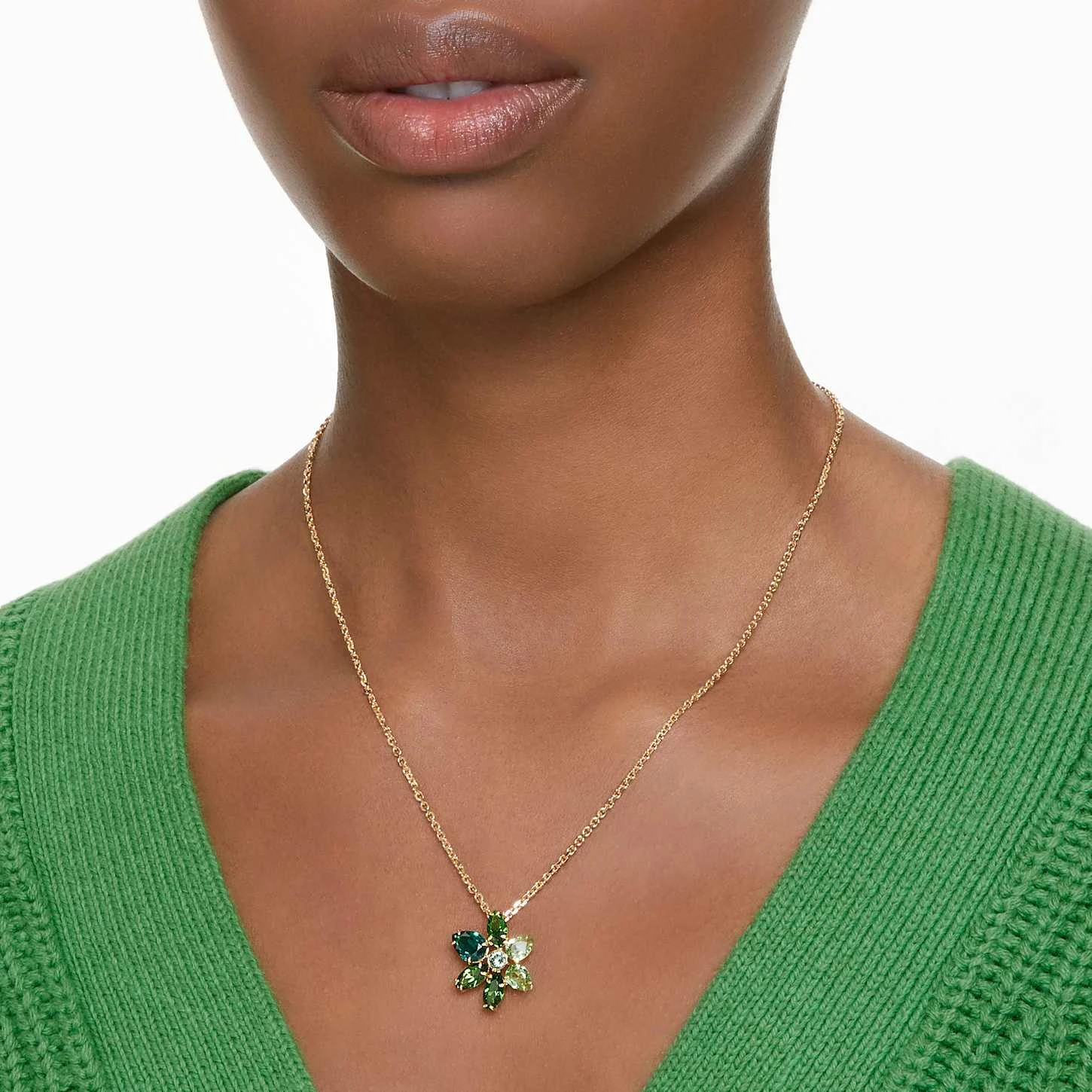 Swarovski Gema Pendant Mixed Cuts, Flower, Green, Gold-tone Plated 3 Swarovski Gema Pendant Mixed Cuts, Flower, Green, Gold-tone Plated